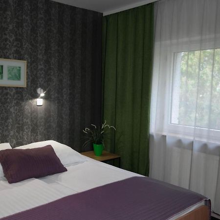 Hotel George Nadarzyn Ngoại thất bức ảnh