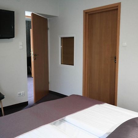 Hotel George Nadarzyn Ngoại thất bức ảnh