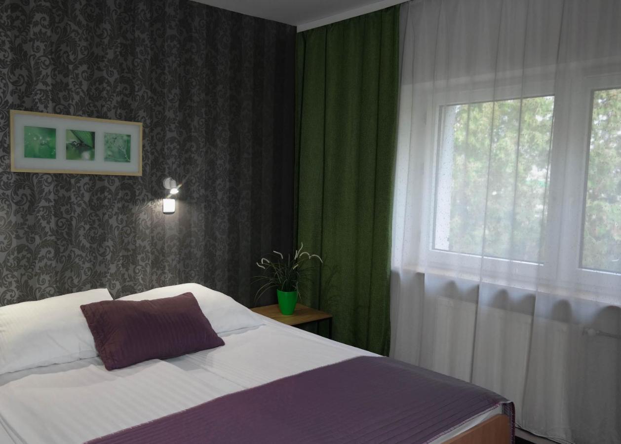 Hotel George Nadarzyn Ngoại thất bức ảnh