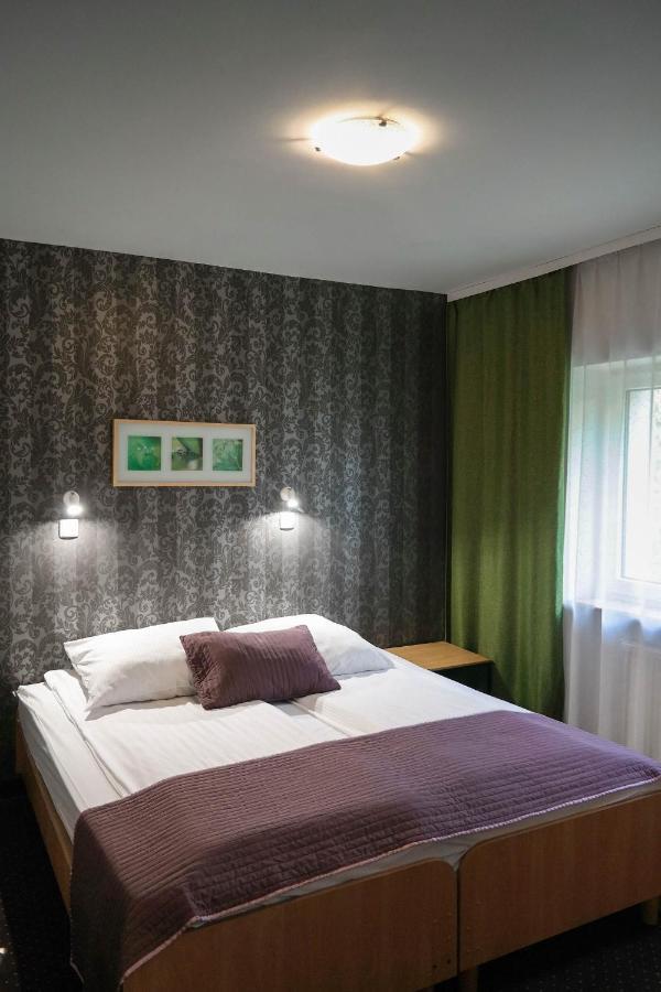 Hotel George Nadarzyn Ngoại thất bức ảnh