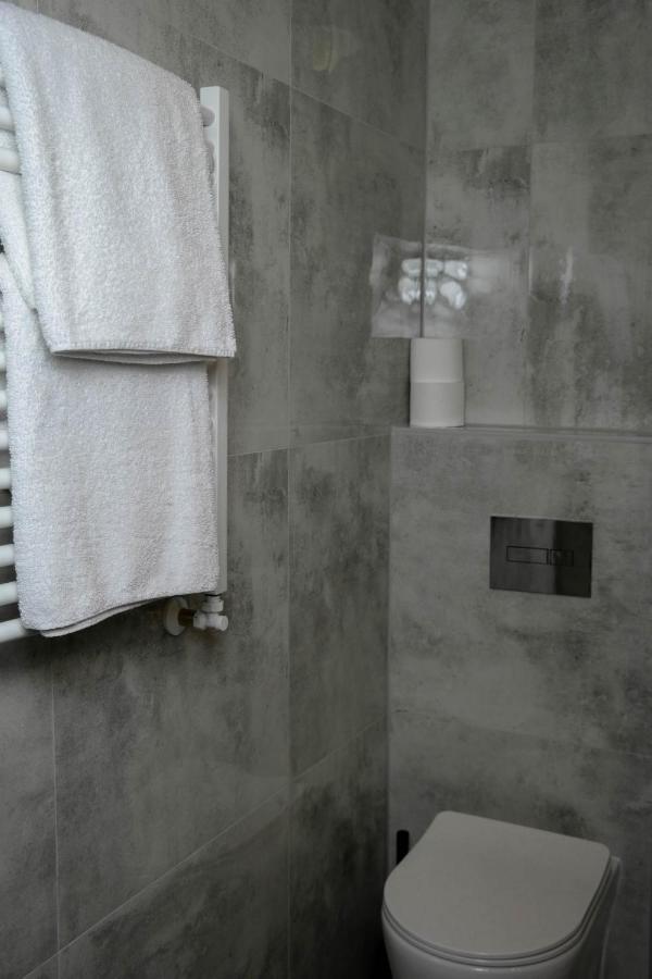 Hotel George Nadarzyn Ngoại thất bức ảnh