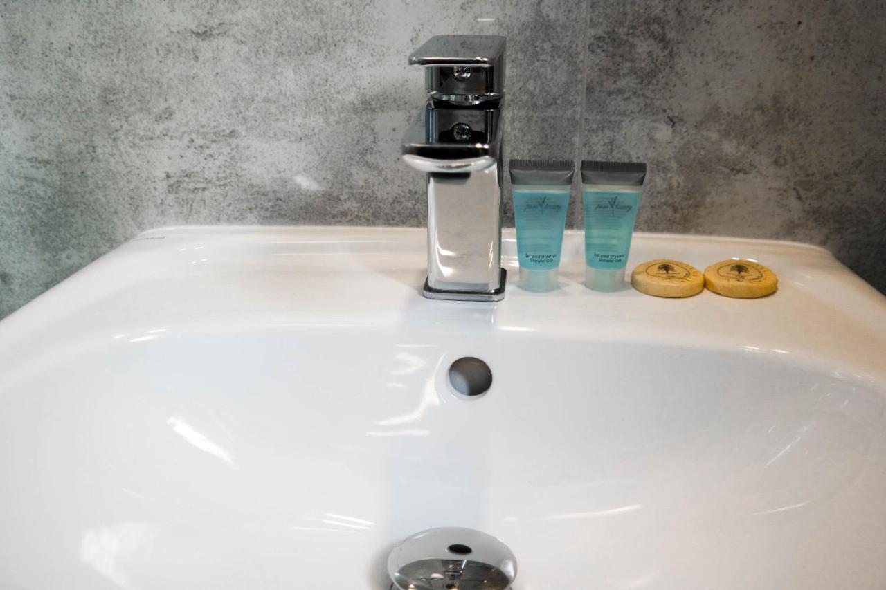 Hotel George Nadarzyn Ngoại thất bức ảnh