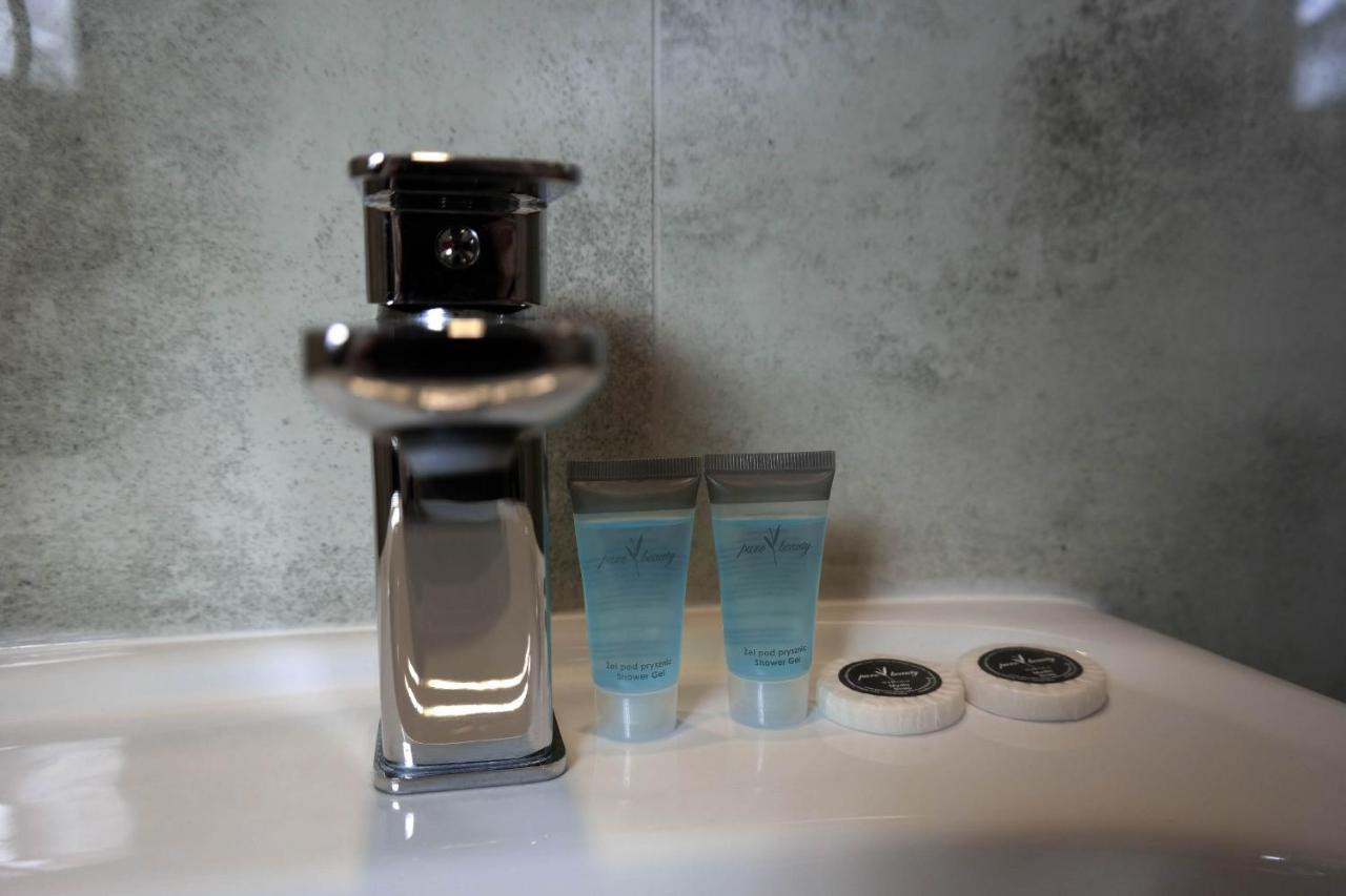 Hotel George Nadarzyn Ngoại thất bức ảnh