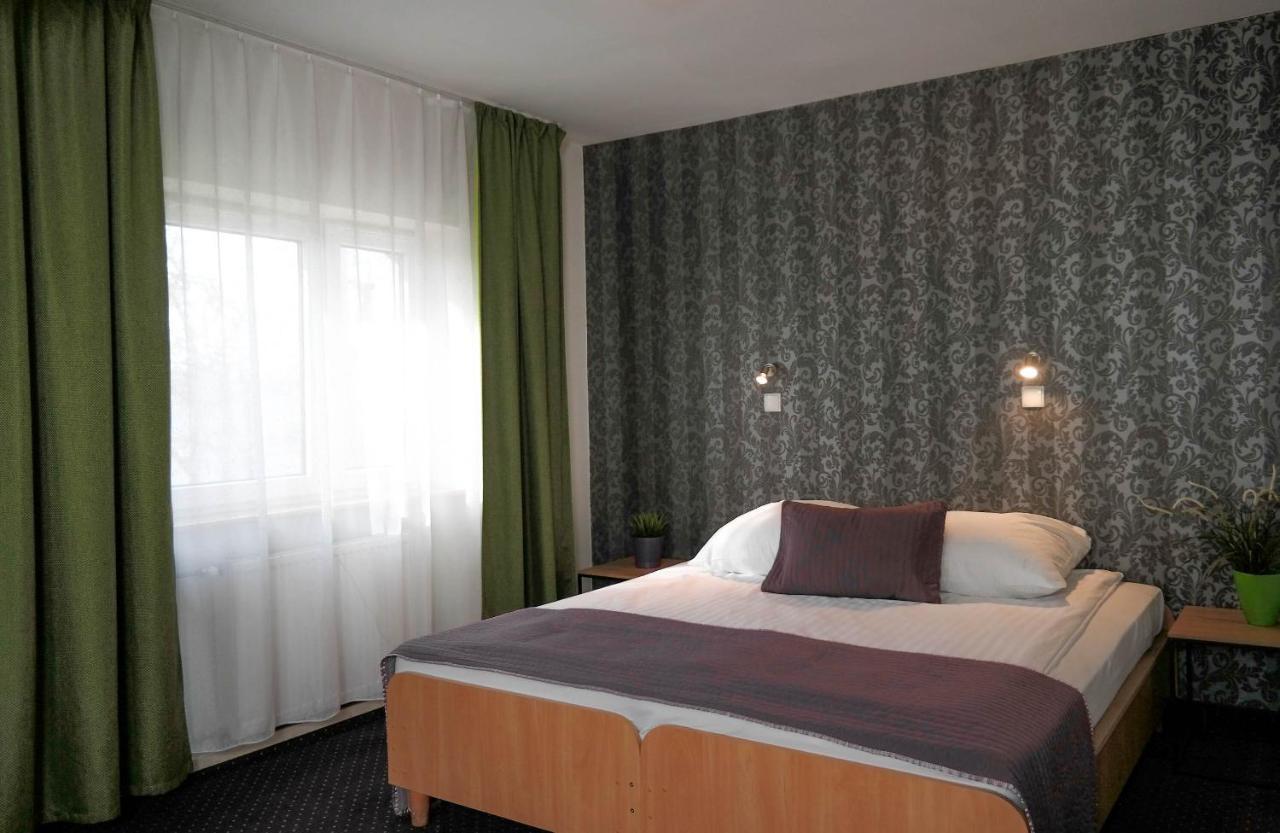 Hotel George Nadarzyn Ngoại thất bức ảnh
